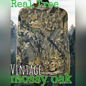 Vintage Mossy Oak long sleeve shirt "realtree" camo print.